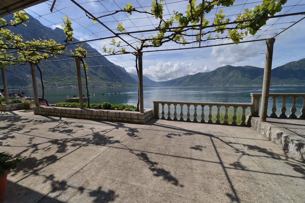 Apartments Goran Kotor Bagian luar foto
